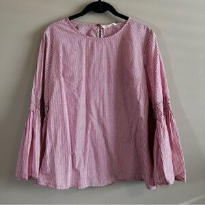 ✨ Solitaire Women’s Red White Striped Bell Sleeve Top Medium